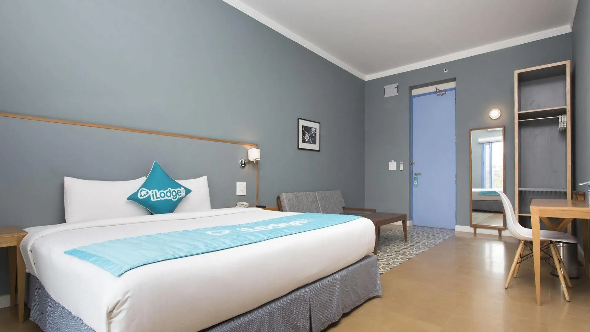 Hotel Bloom Boutique L Signature Towers Gurgaon